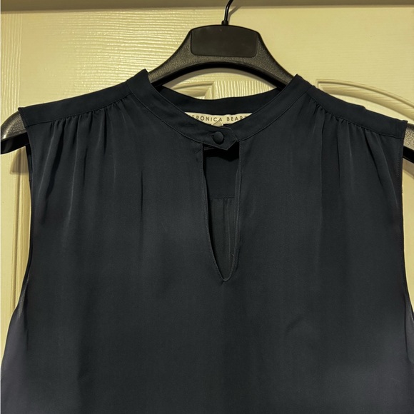 Veronica Beard Navy Silk Sleeveless Tank Top Size 12 - Picture 2 of 7